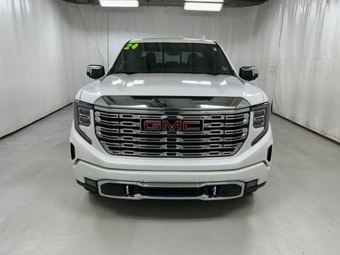 Used 2024 GMC Sierra 1500 Denali w/ Denali Reserve Package AWD/4WD image 4