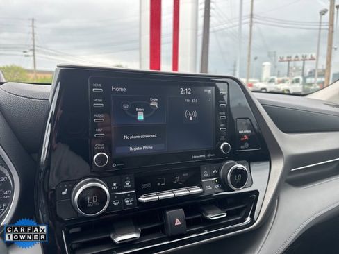 Used 2020 Toyota Highlander XLE image 32