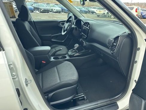 Certified 2022 Kia Soul S image 20