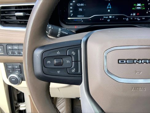 Used 2022 GMC Yukon XL Denali image 23