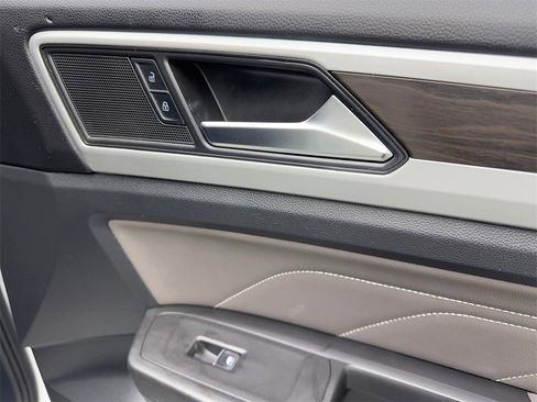 Used 2023 Volkswagen Atlas SE w/ Panoramic Sunroof Package image 53