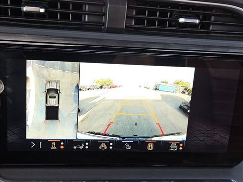 Used 2025 GMC Sierra 2500 Denali Ultimate AWD/4WD image 13