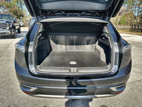 Certified 2023 Buick Envision Avenir image 18