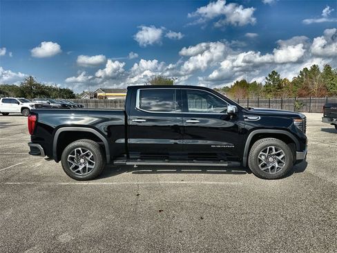 New 2026 GMC Sierra 1500 SLT image 10