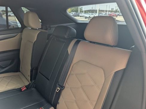 Used 2024 Volkswagen Atlas Cross Sport SE w/ Panoramic Sunroof Package FWD image 26