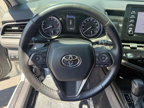 Used 2022 Toyota Camry SE w/ Cold Weather Package FWD image 13