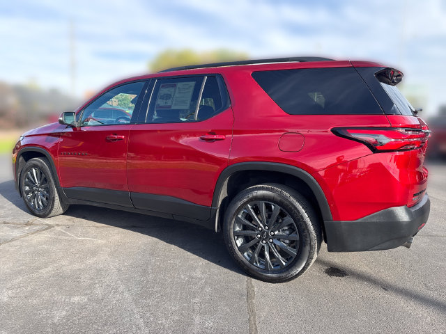 Used 2024 Chevrolet Traverse RS w/ LPO, Floor Liner Package AWD/4WD image 3
