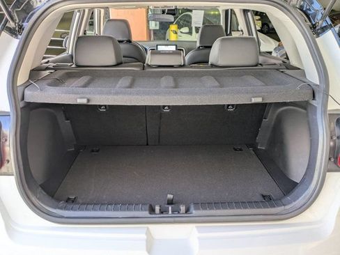 Used 2025 Hyundai Venue Limited FWD image 26