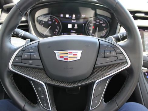 Used 2025 Cadillac XT5 Sportv w/ Technology Package AWD/4WD image 24