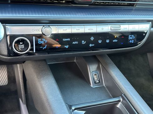 Used 2024 Hyundai Ioniq 6 SE RWD image 31
