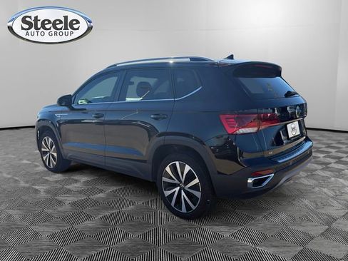 New 2024 Volkswagen Taos SE image 3