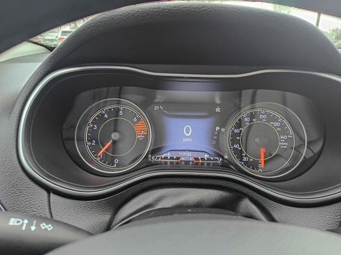 Used 2019 Jeep Cherokee Limited image 19