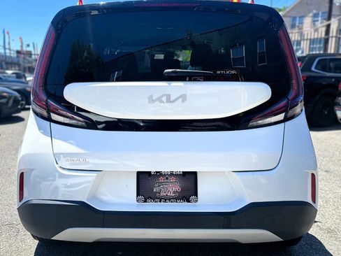 Used 2023 Kia Soul LX w/ Option Group 015 FWD image 6