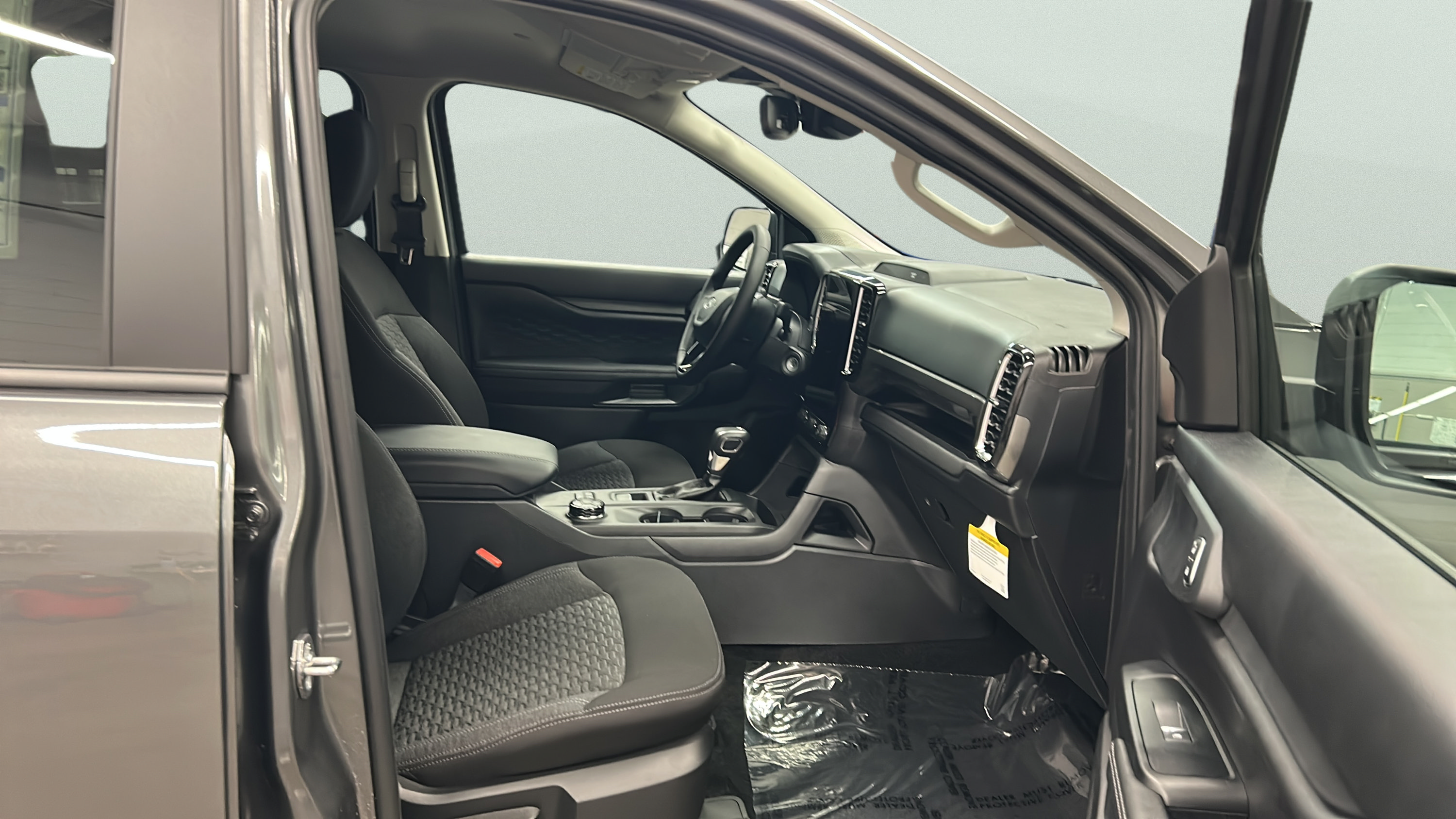 New 2026 Ford Ranger XLT w/ FX4 Off-Road Package AWD/4WD image 17