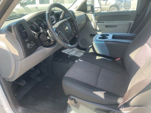 Used 2014 Chevrolet Silverado 2500 W/T AWD/4WD image 10