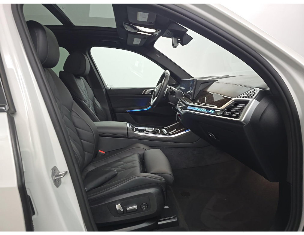 Used 2026 BMW X5 xDrive40i w/ M Sport Package AWD/4WD image 7