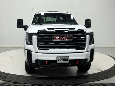 Used 2026 GMC Sierra 2500 AT4 AWD/4WD image 3