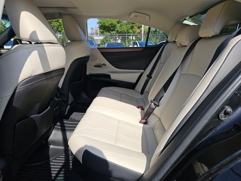 Used 2023 Lexus ES 300h w/ Accessory Package (Z1) FWD image 18
