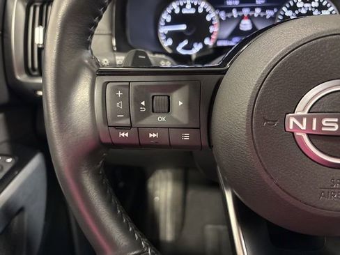Used 2025 Nissan Pathfinder SL AWD/4WD image 26