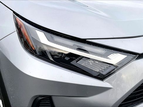 Used 2022 Toyota RAV4 XLE image 28