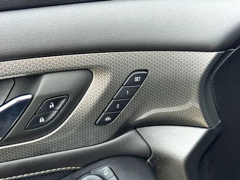 Used 2023 Chevrolet Traverse Premier w/ Redline Edition image 15