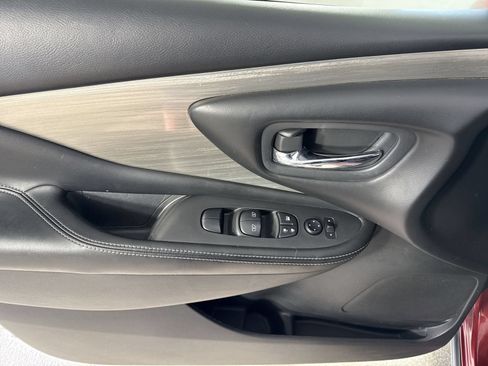 Used 2017 Nissan Murano SV w/ Premium Package AWD/4WD image 20
