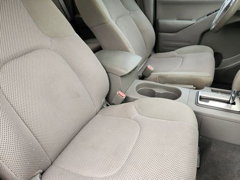 Used 2019 Nissan Frontier SV image 16