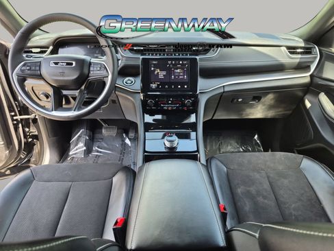 Used 2023 Jeep Grand Cherokee L Altitude AWD/4WD image 9