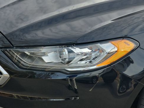 Used 2018 Ford Fusion SE image 34