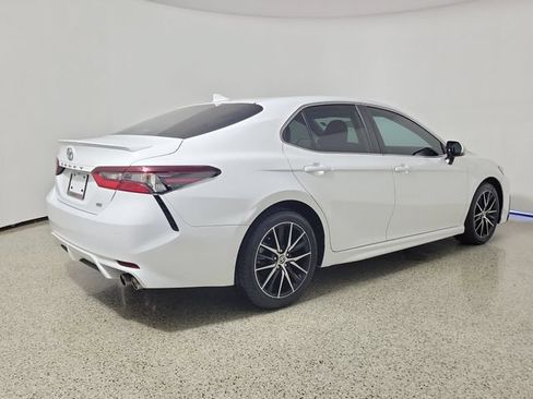 Used 2024 Toyota Camry SE FWD image 5