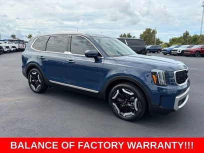 Used 2024 Kia Telluride EX w/ EX Captain's Chair Package