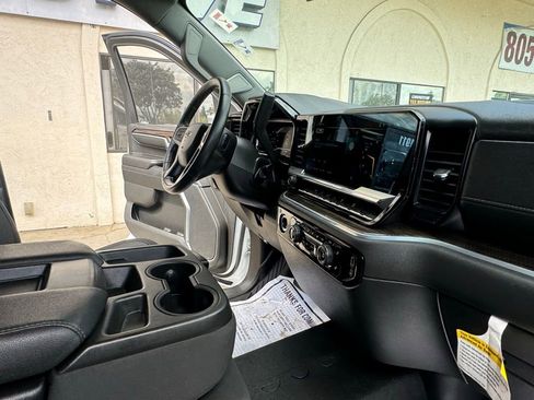 Used 2022 Chevrolet Silverado 1500 RST w/ Z71 Off-Road Package image 24