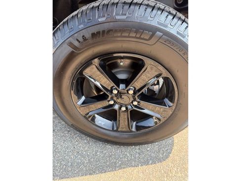 Used 2020 Jeep Wrangler Unlimited Sahara AWD/4WD image 22