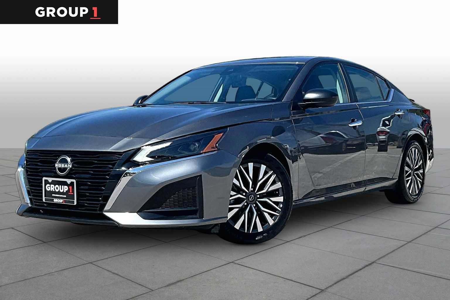 Used 2025 Nissan Altima 2.5 SV FWD image 1