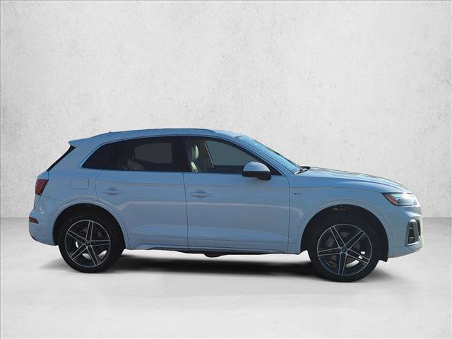 Used 2021 Audi Q5 e Premium w/ Convenience Package AWD/4WD image 4