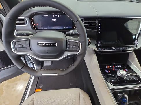 New 2026 Jeep Grand Wagoneer Limited AWD/4WD image 17