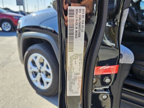 Used 2025 Jeep Compass Sport image 16