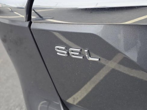 Used 2024 Volkswagen Atlas SEL image 8