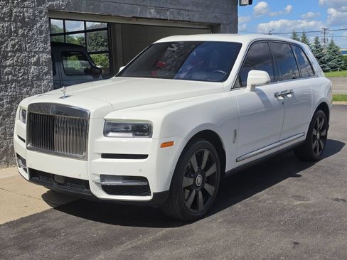 Used 2023 Rolls-Royce Cullinan w/ Leather Finishing Pack AWD/4WD image 1