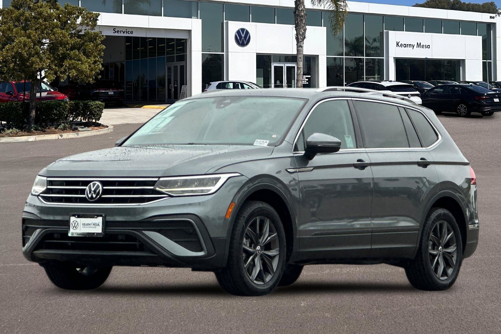 Used 2023 Volkswagen Tiguan SE FWD image 8