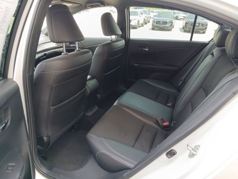 Used 2016 Honda Accord Sport image 9