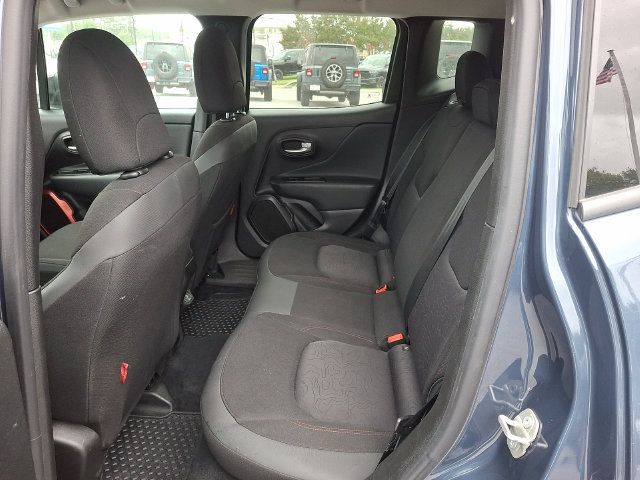 Used 2023 Jeep Renegade Trailhawk AWD/4WD image 10