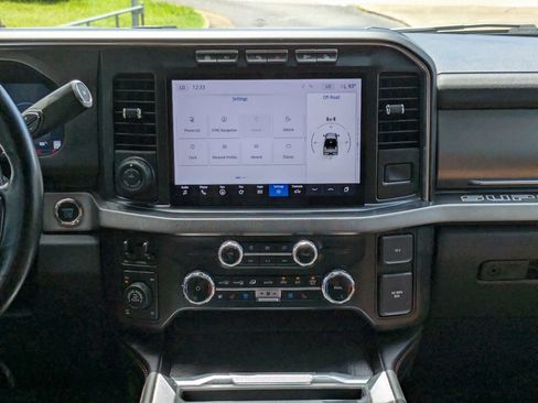 Used 2024 Ford F250 Platinum w/ Tremor Off-Road Package AWD/4WD image 18