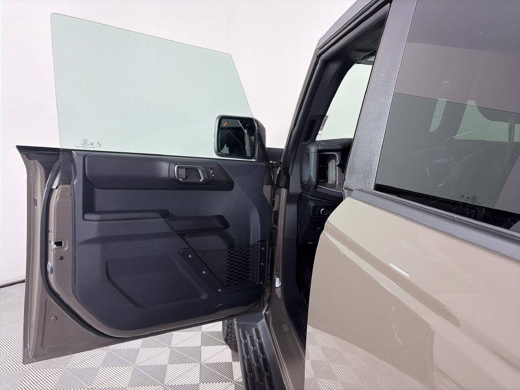 Certified 2025 Ford Bronco Outer Banks w/ Sasquatch Package AWD/4WD image 10