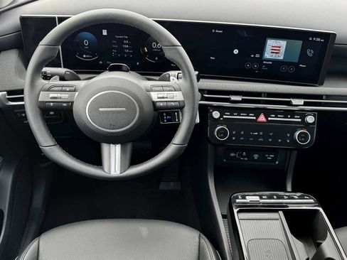 New 2025 Hyundai Tucson Limited image 17