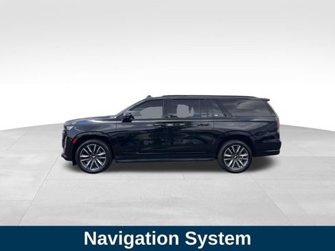 Used 2022 Cadillac Escalade ESV Sport RWD image 2