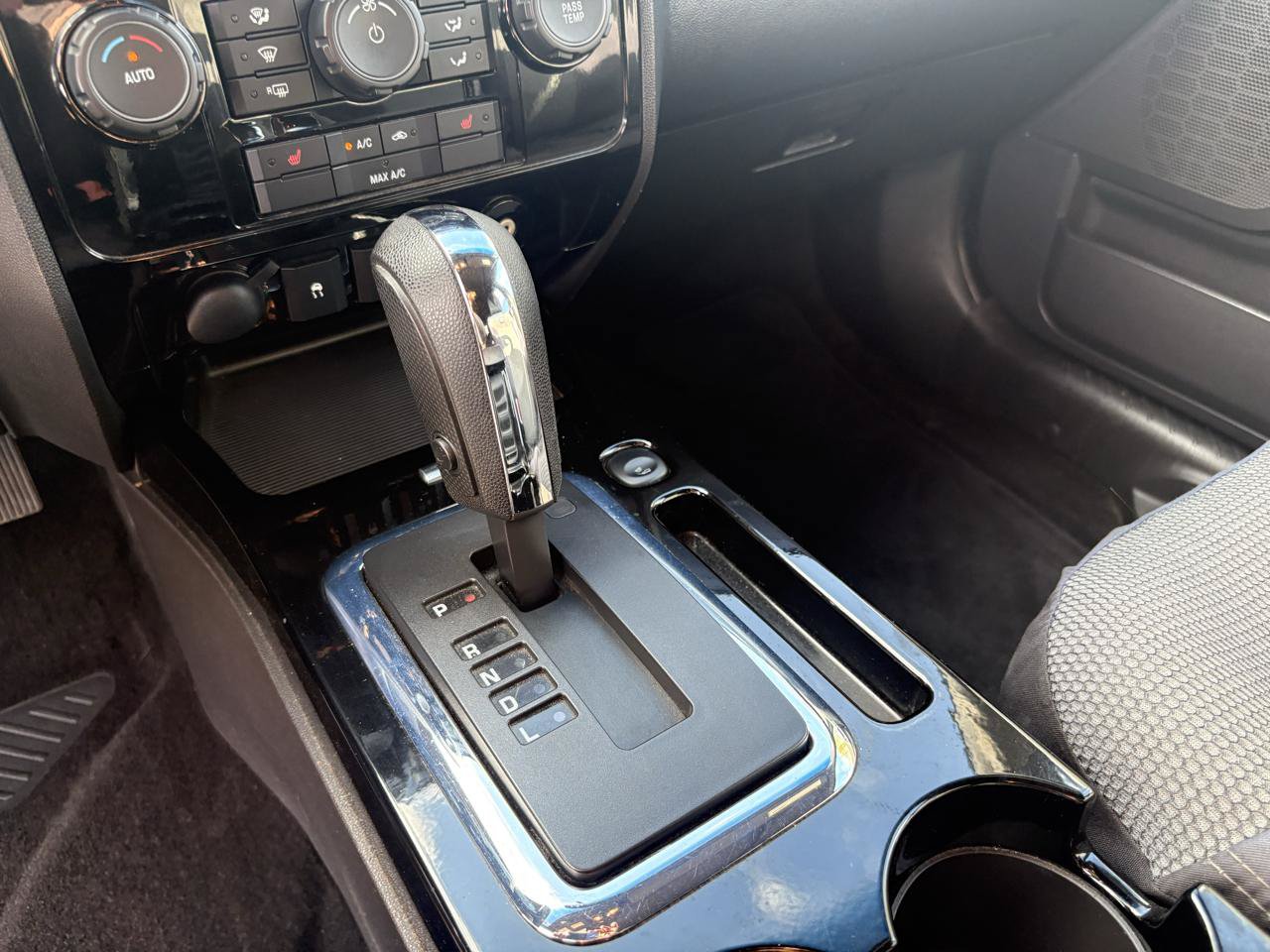 Used 2009 Ford Escape Limited FWD image 41