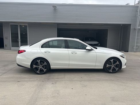 Used 2025 Mercedes-Benz C 300 Sedan image 4