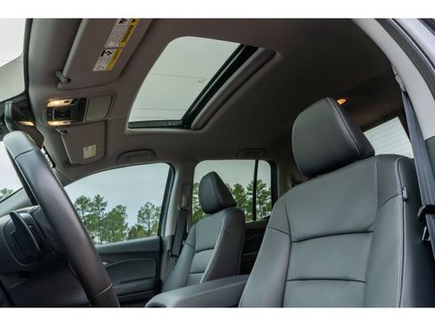 Used 2025 Honda Ridgeline RTL image 13