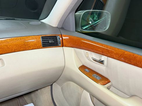 Used 2005 Lexus LS 430 RWD image 25